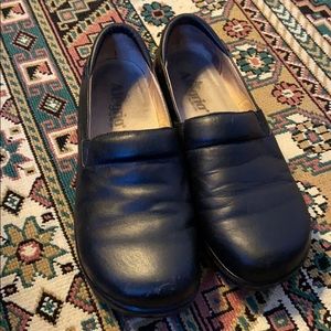 Alegria Clogs